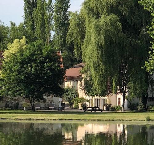Le Moulin De Longchamp - Maison D'Hotes Lent Экстерьер фото